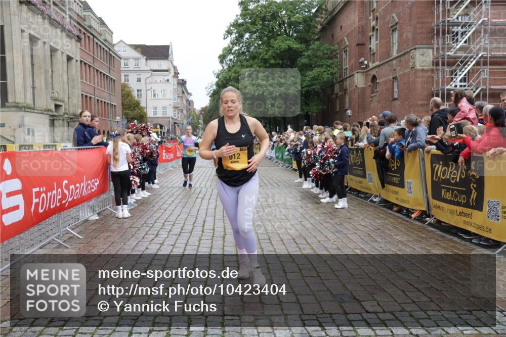 13.09.2026 - Kiel Lauf Yannick Fuchs http://msf.ph/oto/10423404 13.09.2026 09:44:40 Ziel 912, 2045, 2787, 3198, 3209, 4316, 4693, 6895, 7356, 7460, 9986, 12161, 12218, 537, 793, 801, 958, 1053, 1849, 1866, 2031, 2045, 2212, 2437, 2868, 3688, 4092, 4098, 4573, 6892, 7121, 7430, 7744, 7753, 12318, 12373, 12437, 1224, 2456, 2704, 4118, 5562, 5939, 6023, 6135, 8028, 10777, 11043, 11046, 11239, 12676, 4283, 5026, 6550, 8300, 11653, 11655, 12098 meine-sportfotos.de