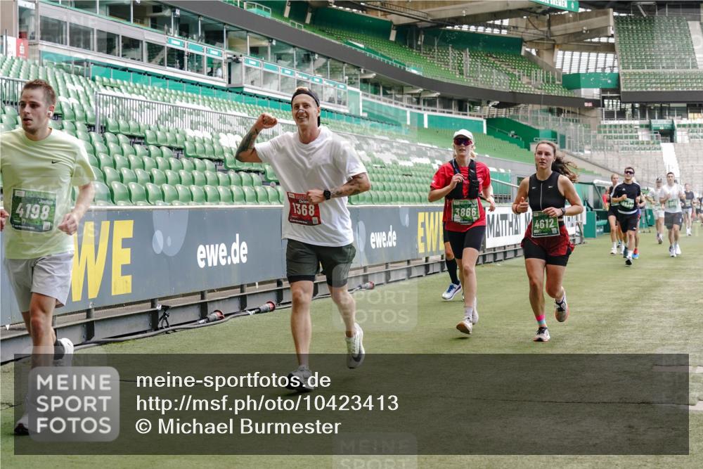 13.09.2026 - 21. swb-Marathon Bremen Michael Burmester http://msf.ph/oto/10423413 13.09.2026 13:00:29 Laufen im Stadion 135, 191, 232, 242, 260, 318, 342, 440, 651, 687, 745, 1080, 1166, 1209, 1368, 1493, 1494, 1516, 1650, 1861, 1935, 1963, 2088, 2210, 2289, 2293, 2306, 2322, 2370, 2409, 2427, 2481, 2485, 2490, 2491, 2517, 2560, 2561, 2570, 2627, 2658, 2686, 2700, 2708, 2781, 2806, 2827, 2899, 2906, 2914, 2953, 2961, 2967, 3015, 3076, 3105, 3124, 3145, 3168, 3173, 3190, 3273, 3354, 3375, 3385, 3480, 3516, 3524, 3531, 3642, 3652, 3729, 3774, 3855, 3856, 3861, 3930 meine-sportfotos.de