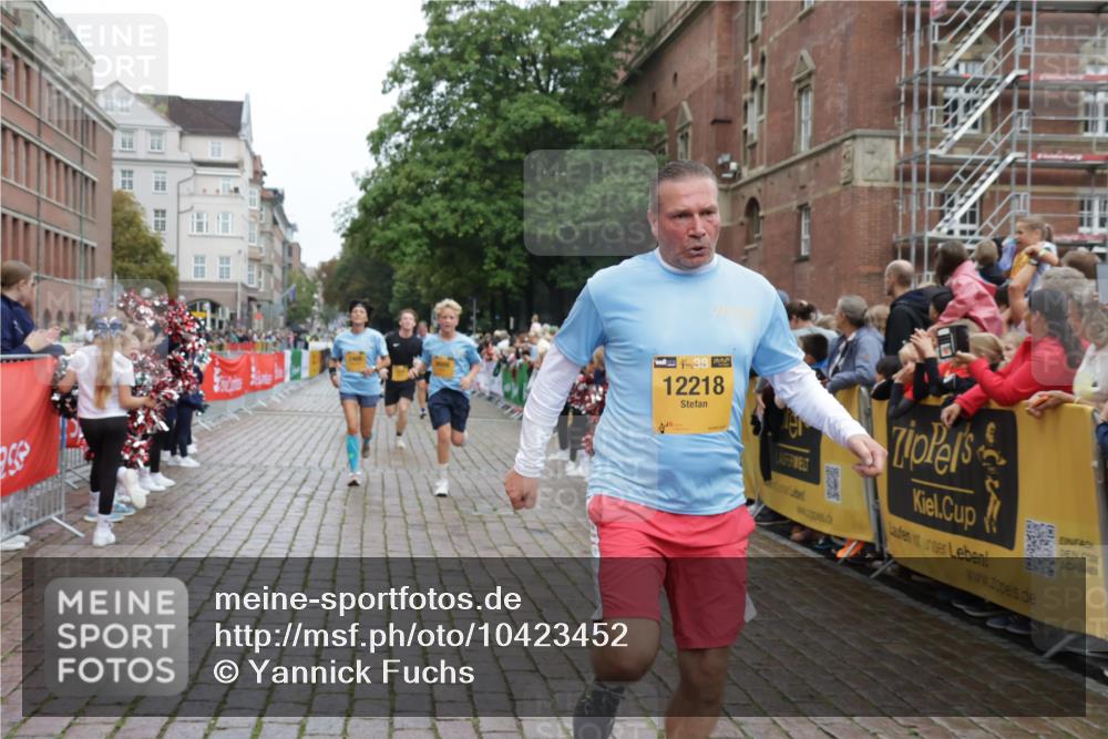 13.09.2026 - Kiel Lauf Yannick Fuchs http://msf.ph/oto/10423452 13.09.2026 09:44:45 Ziel 912, 1224, 2787, 3209, 4693, 7356, 7460, 9986, 10777, 11046, 11239, 12218, 537, 793, 801, 958, 1053, 1849, 1866, 2031, 2045, 2212, 2437, 2787, 2868, 3198, 3209, 3688, 4092, 4098, 4316, 4573, 6892, 6895, 7121, 7430, 7744, 7753, 12161, 12318, 12373, 12437, 98, 2456, 2704, 3138, 3517, 3717, 4118, 5562, 5939, 6023, 6135, 8028, 8189, 11043, 12676, 4092, 4283, 6550, 7753, 8300, 11655, 12098, 12373 meine-sportfotos.de