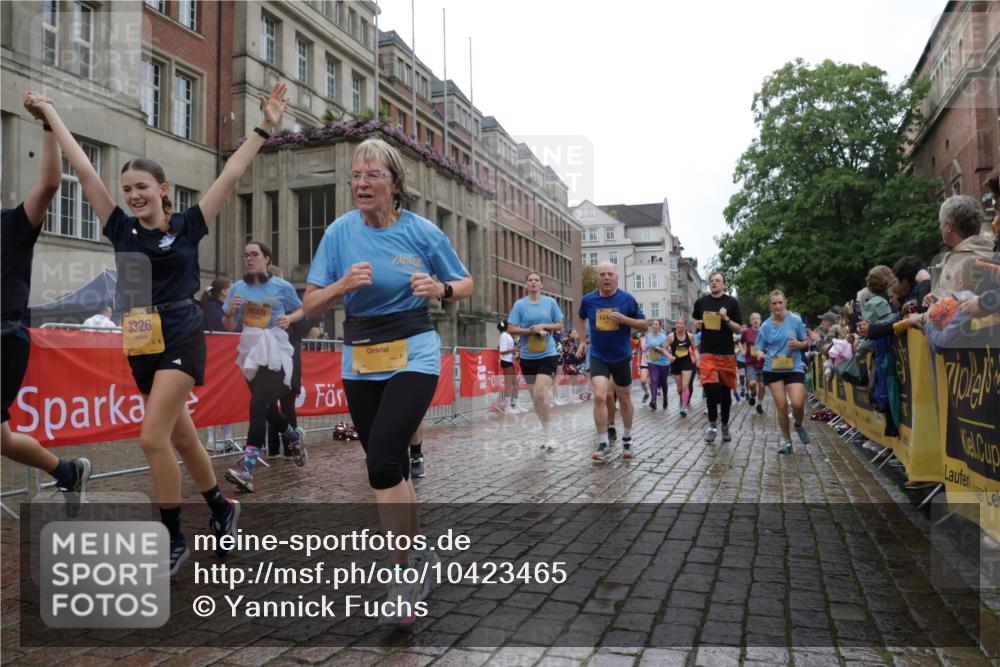 13.09.2026 - Kiel Lauf Yannick Fuchs http://msf.ph/oto/10423465 13.09.2026 10:58:46 Ziel 79, 1521, 2156, 2307, 2473, 2559, 2896, 2994, 3943, 3944, 4395, 6497, 8004, 8059, 8348, 8841, 9387, 10969, 11087, 11514, 11699, 12659, 12672, 12694, 91, 819, 971, 1253, 1404, 1858, 1910, 1978, 2309, 2461, 2752, 2965, 3222, 3235, 3237, 3325, 3326, 3559, 3671, 3833, 3842, 4160, 4212, 4395, 4456, 5172, 5314, 5605, 5668, 5775, 6345, 6906, 6982, 7256, 7315, 7340, 7367, 7482, 7738, 7856, 7888, 7949, 8381, 8752, 9132, 9417, 9458, 9809, 9827, 9937, 10135, 10503, 10878, 11023, 724 meine-sportfotos.de