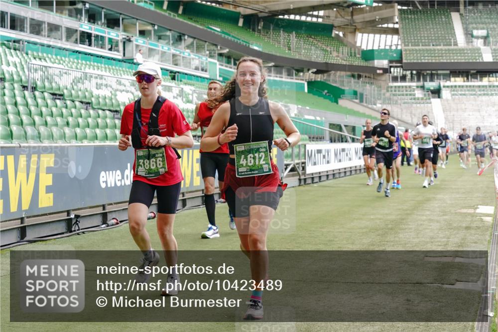 13.09.2026 - 21. swb-Marathon Bremen Michael Burmester http://msf.ph/oto/10423489 13.09.2026 13:00:31 Laufen im Stadion 135, 232, 242, 260, 318, 342, 440, 651, 687, 745, 1080, 1166, 1209, 1368, 1448, 1493, 1494, 1516, 1650, 1861, 1935, 1963, 2088, 2210, 2289, 2293, 2306, 2322, 2370, 2409, 2427, 2481, 2485, 2490, 2491, 2517, 2560, 2561, 2570, 2627, 2658, 2686, 2700, 2708, 2781, 2806, 2827, 2899, 2906, 2914, 2953, 2961, 2967, 3015, 3076, 3105, 3124, 3145, 3168, 3173, 3190, 3273, 3354, 3372, 3375, 3385, 3480, 3516, 3524, 3526, 3531, 3642, 3652, 3729, 3774, 3855, 3856, 3861, 3930 meine-sportfotos.de
