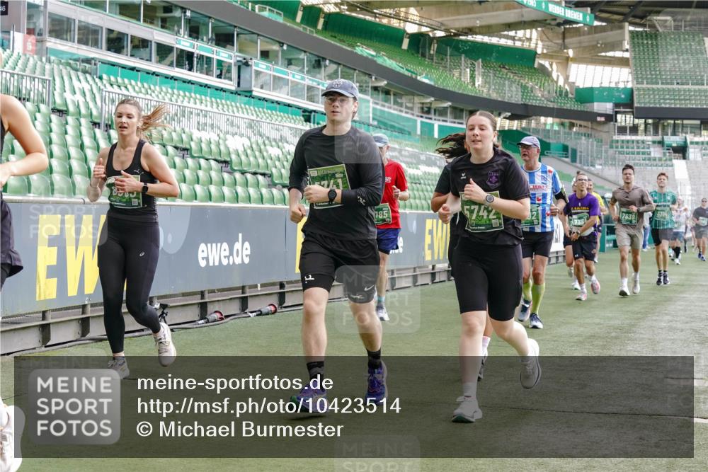 13.09.2026 - 21. swb-Marathon Bremen Michael Burmester http://msf.ph/oto/10423514 13.09.2026 13:23:26 Laufen im Stadion 137, 160, 182, 211, 324, 343, 434, 533, 571, 609, 708, 721, 739, 743, 892, 1157, 1178, 1259, 1273, 1331, 1471, 1597, 1598, 1657, 1669, 1691, 1746, 1788, 1883, 1944, 2213, 2252, 2286, 2290, 2433, 2445, 2465, 2475, 2495, 2503, 2504, 2526, 2571, 2619, 2632, 2660, 2685, 2711, 2768, 2776, 2936, 2964, 2968, 3252, 3282, 3288, 3289, 3292, 3312, 3347, 3351, 3364, 3395, 3423, 3447, 3505, 3530, 3559, 3682, 3727, 3770, 3784, 3819, 4020, 4054, 4231, 4406, 4407, 4431, 4466, 4467, 4584, 1506 meine-sportfotos.de