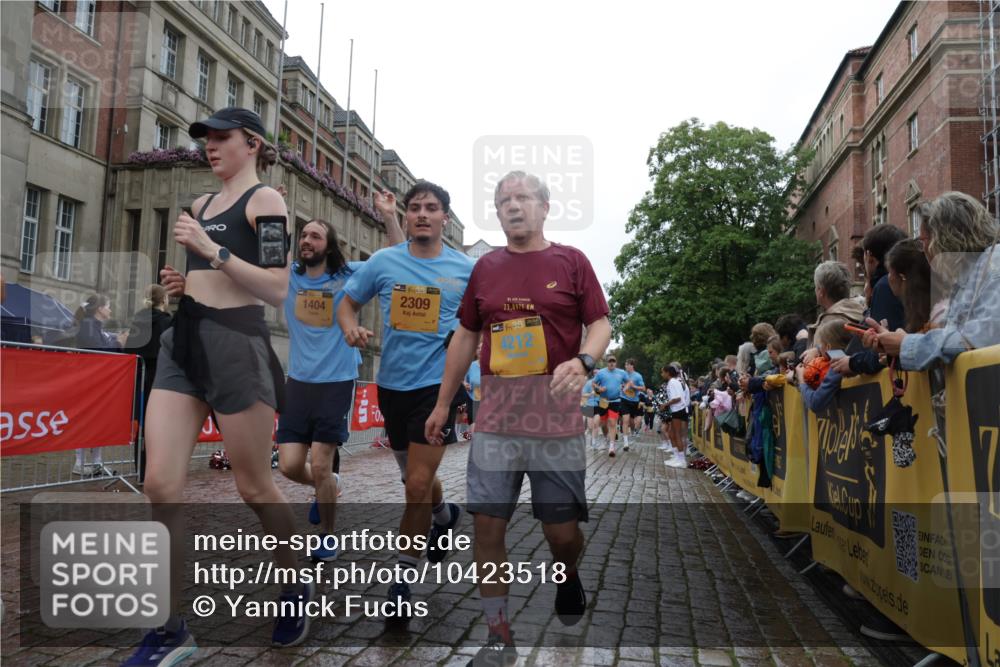 13.09.2026 - Kiel Lauf Yannick Fuchs http://msf.ph/oto/10423518 13.09.2026 10:58:51 Ziel 1094, 1521, 1729, 1990, 2156, 2265, 2307, 2473, 2559, 2896, 2994, 3943, 3944, 8059, 8348, 9306, 9313, 9387, 10969, 11087, 11699, 12223, 12520, 12694, 79, 91, 971, 1404, 1521, 1858, 1910, 1978, 2156, 2309, 2461, 2473, 2752, 2965, 3235, 3237, 3559, 3671, 3833, 3842, 4212, 4395, 4456, 5605, 5668, 5775, 6497, 6906, 7315, 7340, 7367, 7482, 7738, 7856, 7888, 7949, 8004, 8381, 8752, 8841, 9132, 9417, 9458, 9809, 9827, 9937, 10135, 10503, 10878, 11023, 12659, 12672, 724, 3480 meine-sportfotos.de