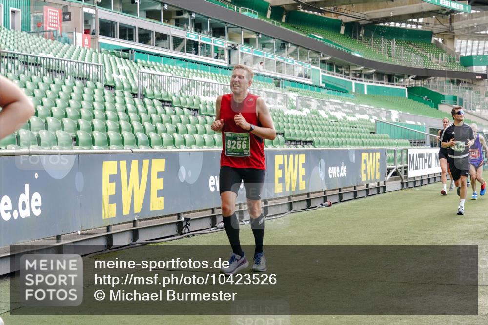 13.09.2026 - 21. swb-Marathon Bremen Michael Burmester http://msf.ph/oto/10423526 13.09.2026 13:00:32 Laufen im Stadion 135, 232, 242, 260, 318, 342, 440, 651, 687, 745, 1080, 1166, 1209, 1368, 1448, 1493, 1494, 1516, 1582, 1650, 1861, 1935, 1963, 2088, 2210, 2289, 2293, 2306, 2322, 2370, 2409, 2427, 2481, 2485, 2490, 2491, 2517, 2560, 2561, 2570, 2627, 2658, 2686, 2700, 2708, 2781, 2806, 2899, 2906, 2914, 2953, 2961, 2967, 3015, 3076, 3105, 3124, 3145, 3168, 3173, 3190, 3273, 3354, 3372, 3375, 3385, 3480, 3516, 3524, 3526, 3531, 3642, 3652, 3729, 3774, 3855, 3856, 3861, 3930 meine-sportfotos.de