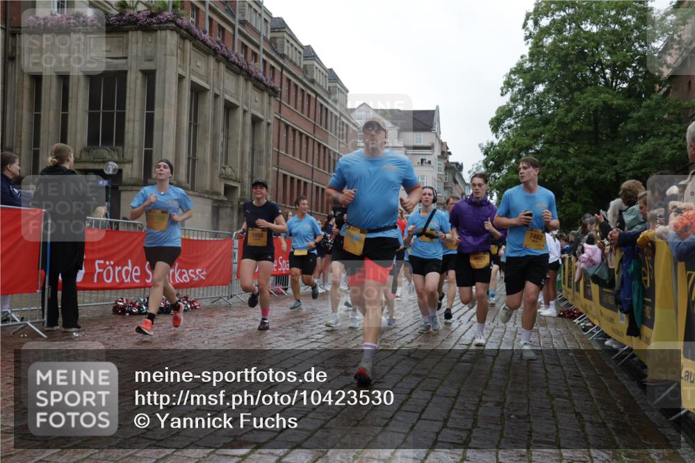 13.09.2026 - Kiel Lauf Yannick Fuchs http://msf.ph/oto/10423530 13.09.2026 10:58:55 Ziel 788, 1085, 1094, 1729, 1990, 2265, 2307, 2557, 2559, 2994, 3943, 3944, 7757, 8059, 8348, 9306, 9313, 9387, 10969, 11087, 11585, 12223, 12520, 12694, 79, 91, 971, 1521, 1858, 1978, 2156, 2461, 2473, 2752, 2896, 2965, 3235, 3237, 3559, 3833, 3842, 4395, 4456, 5605, 5775, 6497, 6906, 7315, 7367, 7482, 7738, 7856, 7888, 7949, 8004, 8381, 8752, 8841, 9132, 9417, 9458, 9809, 9827, 9937, 10135, 10503, 10878, 11023, 11699, 12659, 12672, 724, 2385, 3480 meine-sportfotos.de