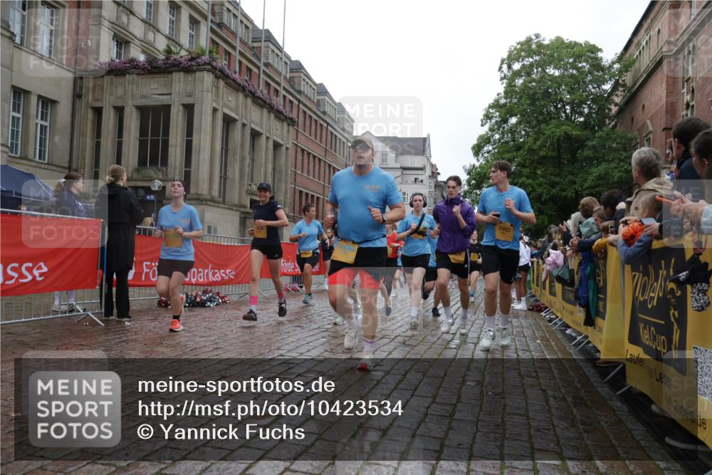 13.09.2026 - Kiel Lauf Yannick Fuchs http://msf.ph/oto/10423534 13.09.2026 10:58:55 Ziel 788, 1085, 1094, 1729, 1990, 2265, 2307, 2557, 2559, 2994, 3943, 3944, 7757, 8059, 8348, 9306, 9313, 9387, 10969, 11087, 11585, 12223, 12520, 12694, 79, 91, 971, 1521, 1858, 1978, 2156, 2461, 2473, 2752, 2896, 2965, 3235, 3237, 3559, 3833, 3842, 4395, 4456, 5605, 5775, 6497, 6906, 7315, 7367, 7482, 7738, 7856, 7888, 7949, 8004, 8381, 8752, 8841, 9132, 9417, 9458, 9809, 9827, 9937, 10135, 10503, 10878, 11023, 11699, 12659, 12672, 724, 2385, 3480 meine-sportfotos.de