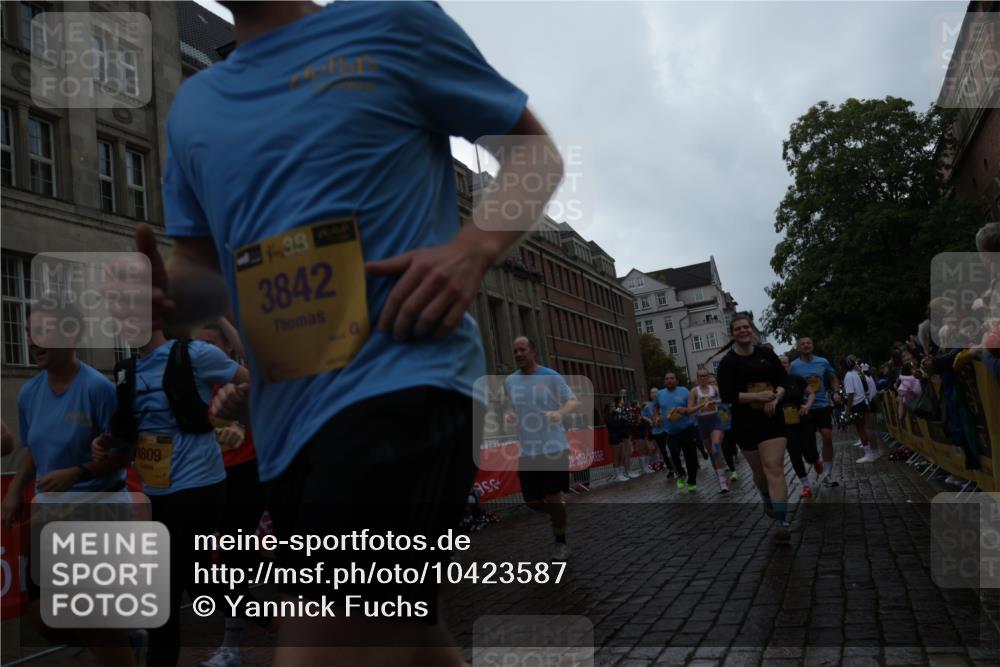 13.09.2026 - Kiel Lauf Yannick Fuchs http://msf.ph/oto/10423587 13.09.2026 10:58:58 Ziel 788, 1085, 1094, 1729, 1990, 2265, 2557, 2559, 2862, 2994, 3943, 3944, 7757, 8059, 8188, 8348, 9306, 9313, 9387, 10167, 10654, 10655, 10969, 11087, 11585, 12223, 12520, 12694, 79, 91, 971, 1521, 1978, 2156, 2307, 2461, 2473, 2752, 2896, 2965, 2994, 3235, 3237, 3559, 3833, 3842, 4395, 4456, 5605, 5775, 6497, 6906, 7315, 7367, 7738, 7856, 7888, 7949, 8004, 8381, 8752, 8841, 9132, 9417, 9809, 9937, 10135, 10503, 10878, 11023, 11699, 12659, 12672, 724, 2385, 2639, 3480 meine-sportfotos.de