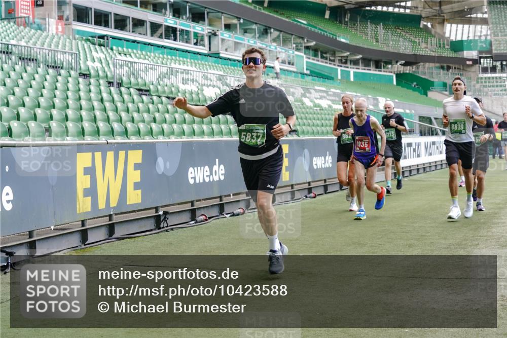 13.09.2026 - 21. swb-Marathon Bremen Michael Burmester http://msf.ph/oto/10423588 13.09.2026 13:00:35 Laufen im Stadion 135, 232, 242, 260, 282, 318, 342, 440, 651, 687, 745, 1080, 1166, 1209, 1368, 1448, 1493, 1494, 1516, 1582, 1650, 1861, 1935, 1963, 2088, 2289, 2293, 2306, 2322, 2370, 2409, 2427, 2481, 2485, 2490, 2491, 2517, 2560, 2561, 2570, 2627, 2658, 2686, 2700, 2708, 2781, 2806, 2899, 2906, 2914, 2953, 2961, 2967, 3015, 3076, 3105, 3124, 3145, 3168, 3173, 3190, 3273, 3354, 3372, 3375, 3385, 3480, 3516, 3524, 3526, 3531, 3642, 3652, 3729, 3774, 3855, 3856, 3861, 3930 meine-sportfotos.de