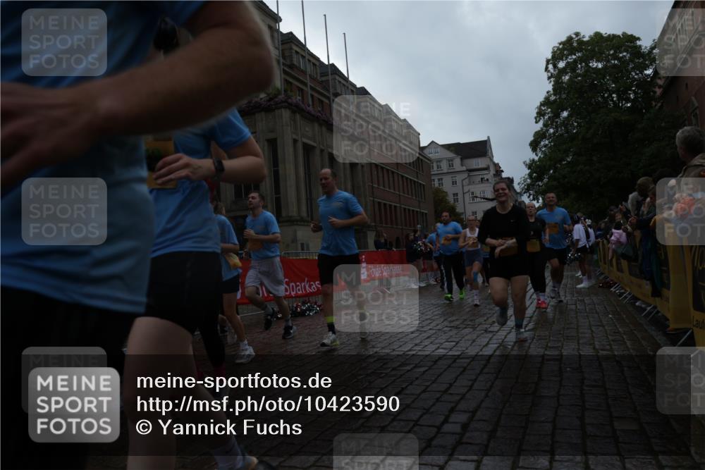 13.09.2026 - Kiel Lauf Yannick Fuchs http://msf.ph/oto/10423590 13.09.2026 10:58:58 Ziel 788, 1085, 1094, 1729, 1990, 2265, 2557, 2559, 2862, 2994, 3943, 3944, 7757, 8059, 8188, 8348, 9306, 9313, 9387, 10167, 10654, 10655, 10969, 11087, 11585, 12223, 12520, 12694, 79, 91, 971, 1521, 1978, 2156, 2307, 2461, 2473, 2752, 2896, 2965, 2994, 3235, 3237, 3559, 3833, 3842, 4395, 4456, 5605, 5775, 6497, 6906, 7315, 7367, 7738, 7856, 7888, 7949, 8004, 8381, 8752, 8841, 9132, 9417, 9809, 9937, 10135, 10503, 10878, 11023, 11699, 12659, 12672, 724, 2385, 2639, 3480 meine-sportfotos.de