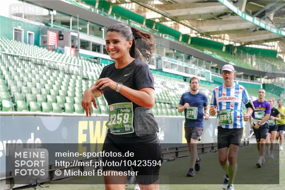 13.09.2026 - 21. swb-Marathon Bremen Michael Burmester http://msf.ph/oto/10423594 13.09.2026 13:23:29 Laufen im Stadion 137, 160, 182, 211, 324, 343, 434, 533, 571, 609, 708, 721, 739, 743, 752, 892, 1157, 1178, 1259, 1273, 1331, 1471, 1597, 1598, 1657, 1669, 1691, 1746, 1788, 1883, 1944, 2213, 2252, 2286, 2290, 2433, 2445, 2465, 2475, 2495, 2503, 2504, 2526, 2571, 2619, 2632, 2685, 2711, 2768, 2776, 2936, 2968, 3252, 3282, 3288, 3289, 3292, 3312, 3347, 3351, 3364, 3395, 3423, 3447, 3505, 3530, 3559, 3682, 3727, 3770, 3784, 3819, 4020, 4054, 4231, 4406, 4407, 4431, 4466, 4467, 4584, 1506 meine-sportfotos.de