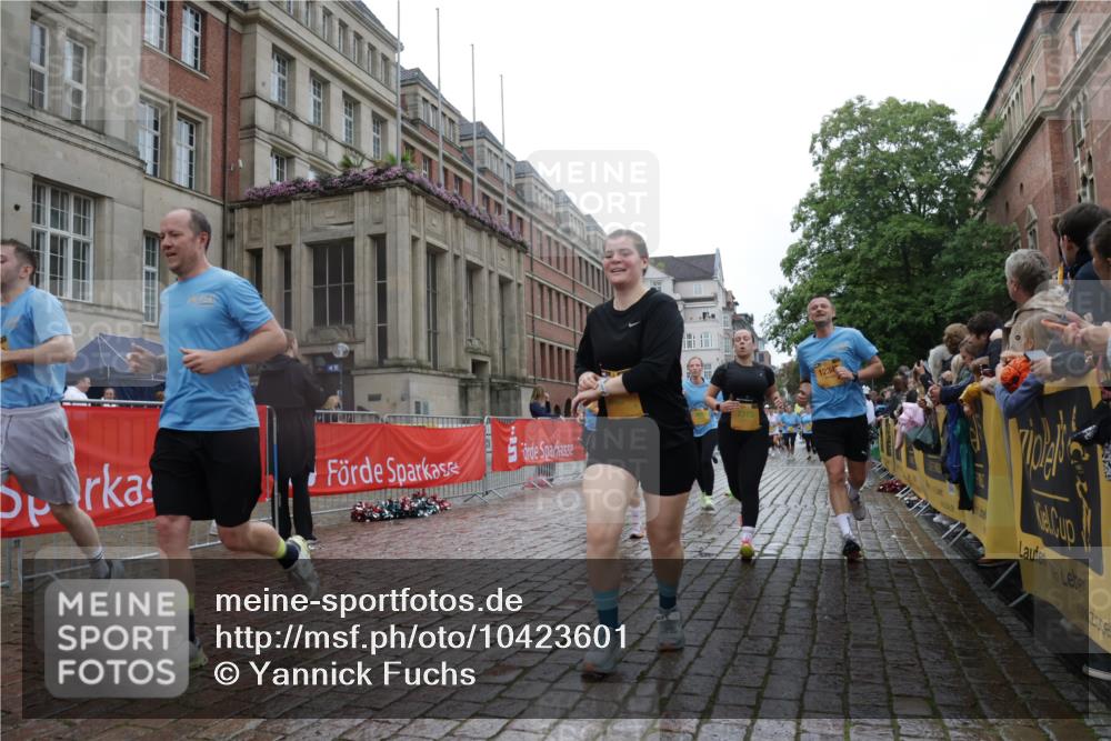 13.09.2026 - Kiel Lauf Yannick Fuchs http://msf.ph/oto/10423601 13.09.2026 10:58:59 Ziel 724, 788, 1085, 1094, 1729, 1990, 2265, 2557, 2559, 2862, 3943, 3944, 7757, 8059, 8188, 8348, 9306, 9313, 9387, 10167, 10551, 10654, 10655, 10969, 11087, 11585, 12223, 12520, 12694, 79, 91, 971, 1521, 1978, 2156, 2307, 2461, 2473, 2896, 2965, 2994, 3235, 3237, 3559, 3833, 4395, 4456, 5775, 6497, 6906, 7315, 7367, 7738, 7856, 7888, 8004, 8059, 8348, 8381, 8752, 8841, 9132, 9417, 9809, 9937, 10135, 10503, 10878, 11023, 11699, 12659, 12672, 1825, 2385, 2639, 3480 meine-sportfotos.de