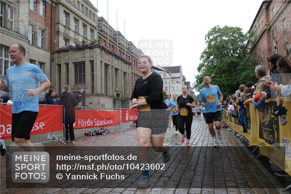 13.09.2026 - Kiel Lauf Yannick Fuchs http://msf.ph/oto/10423602 13.09.2026 10:58:59 Ziel 724, 788, 1085, 1094, 1729, 1990, 2265, 2557, 2559, 2862, 3943, 3944, 7757, 8059, 8188, 8348, 9306, 9313, 9387, 10167, 10551, 10654, 10655, 10969, 11087, 11585, 12223, 12520, 12694, 79, 91, 971, 1521, 1978, 2156, 2307, 2461, 2473, 2896, 2965, 2994, 3235, 3237, 3559, 3833, 4395, 4456, 5775, 6497, 6906, 7315, 7367, 7738, 7856, 7888, 8004, 8059, 8348, 8381, 8752, 8841, 9132, 9417, 9809, 9937, 10135, 10503, 10878, 11023, 11699, 12659, 12672, 1825, 2385, 2639, 3480 meine-sportfotos.de