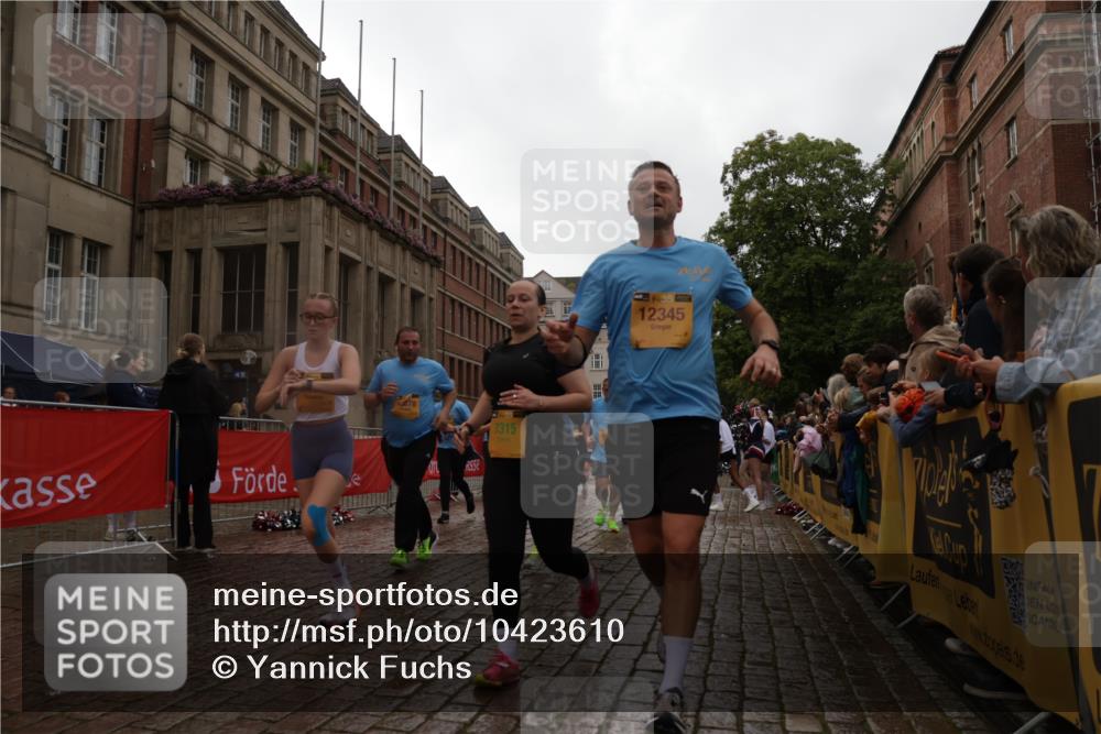 13.09.2026 - Kiel Lauf Yannick Fuchs http://msf.ph/oto/10423610 13.09.2026 10:59:00 Ziel 724, 788, 1085, 1094, 1729, 1990, 2265, 2557, 2559, 2862, 3332, 3943, 3944, 4609, 7757, 8188, 9306, 9313, 9387, 10167, 10551, 10654, 10655, 10969, 11087, 11585, 12223, 12520, 12694, 79, 91, 971, 1521, 2156, 2307, 2461, 2473, 2559, 2896, 2965, 2994, 3235, 3237, 3833, 3943, 3944, 4395, 4456, 5775, 6497, 6906, 7315, 7367, 7738, 7888, 8004, 8059, 8348, 8381, 8752, 8841, 9132, 9417, 9937, 10135, 10503, 10878, 10969, 11023, 11699, 12659, 12672, 1825, 2385, 2639, 3480, 4342 meine-sportfotos.de