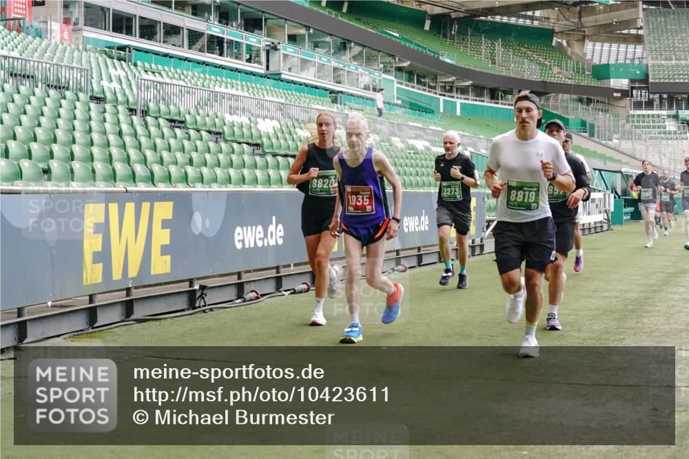 13.09.2026 - 21. swb-Marathon Bremen Michael Burmester http://msf.ph/oto/10423611 13.09.2026 13:00:36 Laufen im Stadion 135, 232, 242, 260, 282, 318, 342, 440, 651, 687, 745, 1080, 1166, 1209, 1368, 1448, 1493, 1494, 1516, 1582, 1650, 1861, 1935, 1963, 2088, 2289, 2293, 2306, 2322, 2370, 2409, 2427, 2481, 2485, 2490, 2491, 2517, 2560, 2561, 2570, 2627, 2658, 2686, 2700, 2708, 2781, 2806, 2899, 2906, 2914, 2953, 2961, 2967, 3015, 3076, 3105, 3124, 3145, 3168, 3173, 3190, 3273, 3354, 3372, 3375, 3385, 3480, 3524, 3526, 3531, 3642, 3652, 3729, 3774, 3855, 3856, 3861, 3930 meine-sportfotos.de