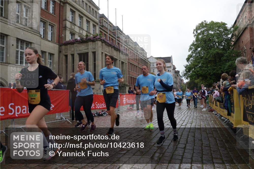 13.09.2026 - Kiel Lauf Yannick Fuchs http://msf.ph/oto/10423618 13.09.2026 10:59:02 Ziel 724, 788, 1085, 1094, 1729, 1990, 2265, 2557, 2862, 3332, 4192, 4609, 7757, 8188, 9306, 9313, 10167, 10551, 10654, 10655, 11585, 12223, 12520, 79, 971, 1521, 2156, 2307, 2461, 2473, 2559, 2896, 2965, 2994, 3235, 3237, 3943, 3944, 4395, 4456, 5775, 6497, 6906, 7367, 7738, 7888, 8004, 8059, 8348, 8381, 8752, 8841, 9132, 9306, 9387, 9417, 9937, 10135, 10878, 10969, 11087, 11699, 12659, 12672, 1825, 2385, 2639, 3480, 4342, 5891, 7066, 7734 meine-sportfotos.de