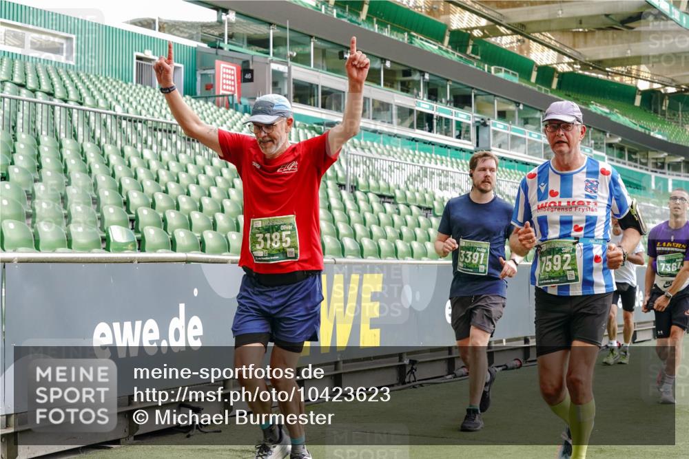 13.09.2026 - 21. swb-Marathon Bremen Michael Burmester http://msf.ph/oto/10423623 13.09.2026 13:23:30 Laufen im Stadion 137, 160, 182, 211, 324, 343, 434, 533, 571, 609, 708, 721, 739, 743, 752, 892, 1157, 1178, 1259, 1273, 1331, 1471, 1597, 1598, 1657, 1669, 1691, 1746, 1788, 1883, 1944, 2213, 2252, 2286, 2290, 2433, 2445, 2465, 2475, 2483, 2495, 2503, 2504, 2526, 2571, 2619, 2632, 2685, 2711, 2768, 2776, 2936, 2968, 3252, 3282, 3288, 3289, 3292, 3312, 3347, 3351, 3364, 3395, 3423, 3447, 3505, 3530, 3559, 3682, 3727, 3770, 3784, 3819, 4020, 4054, 4231, 4406, 4407, 4431, 4466, 4467, 4584, 1506 meine-sportfotos.de