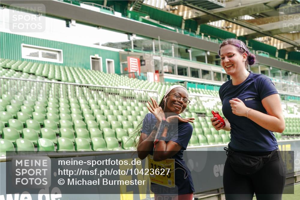 13.09.2026 - 21. swb-Marathon Bremen Michael Burmester http://msf.ph/oto/10423627 13.09.2026 10:46:34 Laufen im Stadion 10137, 10161, 10194, 10202, 10242, 10344, 10349, 10430, 10472, 10524, 10535, 10568, 10600, 10651, 10895, 10933, 10970, 11050, 11181, 11200, 11244, 11296, 11309, 11367, 11457, 11529, 11530, 11546, 11573, 11574, 11579, 11639, 11675, 11709, 11760, 11821, 12089, 12153, 12177, 12178, 12211, 12224, 12285, 12316, 12317, 12374, 12422, 12462, 12539, 10002, 10004, 10005, 10148, 10271, 10303, 10325, 10330, 10335, 10361, 10362, 10459, 10513, 10756, 10882, 10997 meine-sportfotos.de