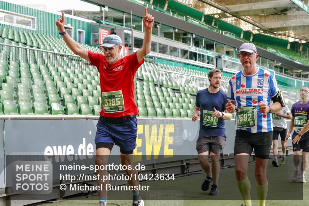 13.09.2026 - 21. swb-Marathon Bremen Michael Burmester http://msf.ph/oto/10423634 13.09.2026 13:23:30 Laufen im Stadion 137, 160, 182, 211, 324, 343, 434, 533, 571, 609, 708, 721, 739, 743, 752, 892, 1157, 1178, 1259, 1273, 1331, 1471, 1597, 1598, 1657, 1669, 1691, 1746, 1788, 1883, 1944, 2213, 2252, 2286, 2290, 2433, 2445, 2465, 2475, 2483, 2495, 2503, 2504, 2526, 2571, 2619, 2632, 2685, 2711, 2768, 2776, 2936, 2968, 3252, 3282, 3288, 3289, 3292, 3312, 3347, 3351, 3364, 3395, 3423, 3447, 3505, 3530, 3559, 3682, 3727, 3770, 3784, 3819, 4020, 4054, 4231, 4406, 4407, 4431, 4466, 4467, 4584, 1506 meine-sportfotos.de
