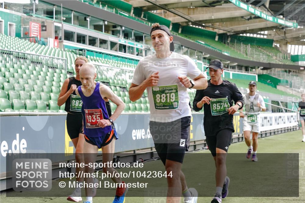 13.09.2026 - 21. swb-Marathon Bremen Michael Burmester http://msf.ph/oto/10423644 13.09.2026 13:00:38 Laufen im Stadion 135, 232, 242, 260, 282, 318, 342, 440, 651, 687, 745, 1080, 1166, 1209, 1368, 1448, 1493, 1494, 1516, 1582, 1650, 1861, 1935, 1963, 2088, 2289, 2293, 2306, 2322, 2370, 2409, 2427, 2481, 2485, 2490, 2491, 2517, 2560, 2561, 2570, 2627, 2658, 2686, 2700, 2708, 2781, 2806, 2899, 2906, 2914, 2953, 2961, 2967, 3015, 3076, 3105, 3124, 3145, 3168, 3173, 3190, 3273, 3354, 3372, 3374, 3375, 3385, 3480, 3524, 3526, 3531, 3642, 3652, 3729, 3774, 3855, 3856, 3861, 3930 meine-sportfotos.de