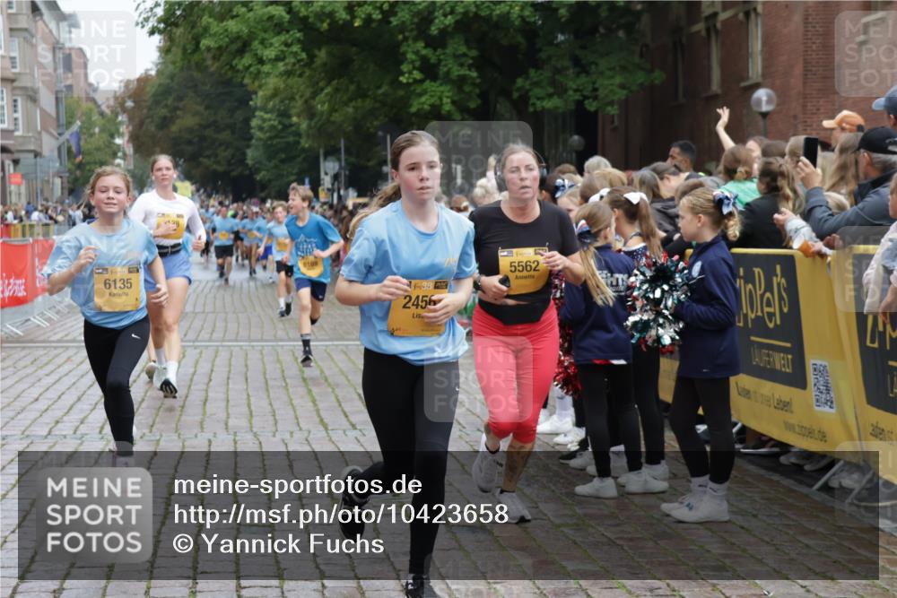 13.09.2026 - Kiel Lauf Yannick Fuchs http://msf.ph/oto/10423658 13.09.2026 09:45:00 Ziel 98, 2456, 2704, 3138, 3517, 3717, 4118, 5562, 5939, 6023, 6135, 8028, 8189, 10777, 11043, 12676, 801, 912, 958, 1224, 1849, 1866, 2045, 2212, 2787, 2868, 3198, 3209, 4098, 4316, 4693, 6892, 6895, 7121, 7356, 7430, 7460, 9986, 10777, 11046, 11239, 12161, 12218, 312, 2282, 2786, 3479, 3503, 3507, 4606, 5400, 5672, 6097, 6098, 6556, 8854, 9425, 9760, 9897, 10006, 12348, 12351, 801, 958, 1053, 1849, 2868, 3688, 4098, 4573, 7744, 12318 meine-sportfotos.de