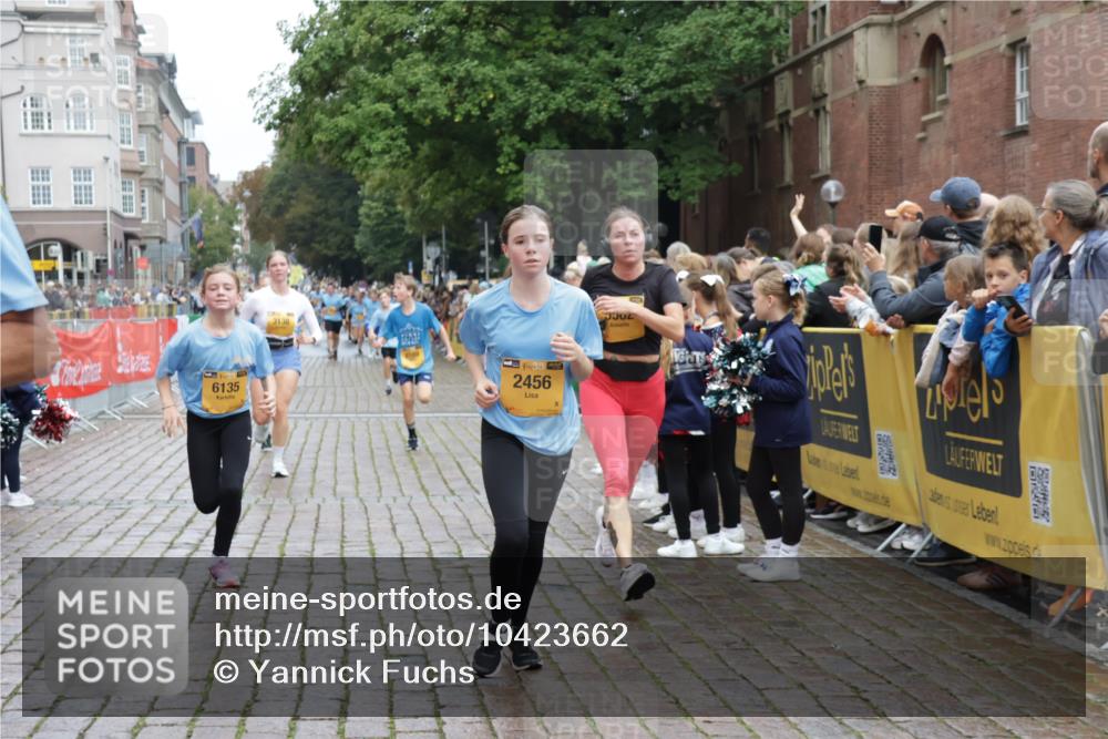 13.09.2026 - Kiel Lauf Yannick Fuchs http://msf.ph/oto/10423662 13.09.2026 09:45:00 Ziel 98, 2456, 2704, 3138, 3517, 3717, 4118, 5562, 5939, 6023, 6135, 8028, 8189, 10777, 11043, 12676, 801, 912, 958, 1224, 1849, 1866, 2045, 2212, 2787, 2868, 3198, 3209, 4098, 4316, 4693, 6892, 6895, 7121, 7356, 7430, 7460, 9986, 10777, 11046, 11239, 12161, 12218, 312, 2282, 2786, 3479, 3503, 3507, 4606, 5400, 5672, 6097, 6098, 6556, 8854, 9425, 9760, 9897, 10006, 12348, 12351, 801, 958, 1053, 1849, 2868, 3688, 4098, 4573, 7744, 12318 meine-sportfotos.de
