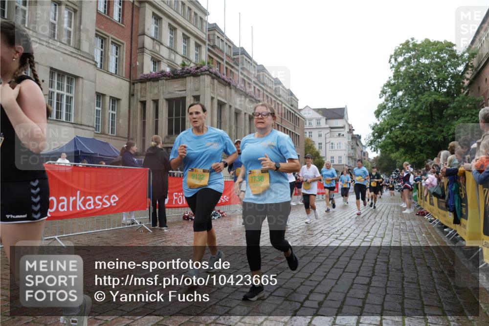 13.09.2026 - Kiel Lauf Yannick Fuchs http://msf.ph/oto/10423665 13.09.2026 10:59:07 Ziel 724, 788, 1085, 2557, 2862, 3332, 3480, 4192, 4609, 5188, 5836, 7417, 7757, 8188, 9405, 10167, 10255, 10551, 10654, 10655, 11126, 11585, 79, 788, 1085, 1094, 1521, 1729, 1990, 2156, 2265, 2307, 2473, 2559, 2896, 2965, 2994, 3943, 3944, 4395, 6497, 7738, 7757, 7888, 8004, 8059, 8348, 8381, 8752, 8841, 9132, 9306, 9313, 9387, 9417, 10135, 10969, 11087, 11699, 12223, 12520, 12659, 12672, 1825, 1835, 2385, 2394, 2639, 2771, 2828, 4342, 5891, 5977, 5987, 6693, 7066, 7112, 7734 meine-sportfotos.de