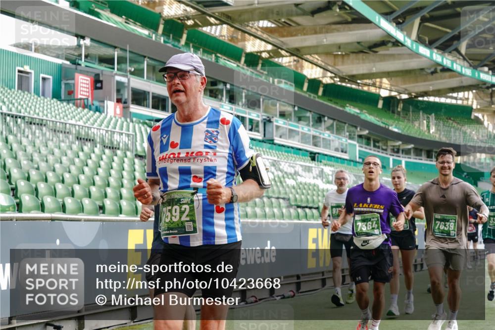 13.09.2026 - 21. swb-Marathon Bremen Michael Burmester http://msf.ph/oto/10423668 13.09.2026 13:23:30 Laufen im Stadion 137, 160, 182, 211, 324, 343, 434, 533, 571, 609, 708, 721, 739, 743, 752, 892, 1157, 1178, 1259, 1273, 1331, 1471, 1597, 1598, 1657, 1669, 1691, 1746, 1788, 1883, 1944, 2213, 2252, 2286, 2290, 2433, 2445, 2465, 2475, 2483, 2495, 2503, 2504, 2526, 2571, 2619, 2632, 2685, 2711, 2768, 2776, 2936, 2968, 3252, 3282, 3288, 3289, 3292, 3312, 3347, 3351, 3364, 3395, 3423, 3447, 3505, 3530, 3559, 3682, 3727, 3770, 3784, 3819, 4020, 4054, 4231, 4406, 4407, 4431, 4466, 4467, 4584, 1506 meine-sportfotos.de