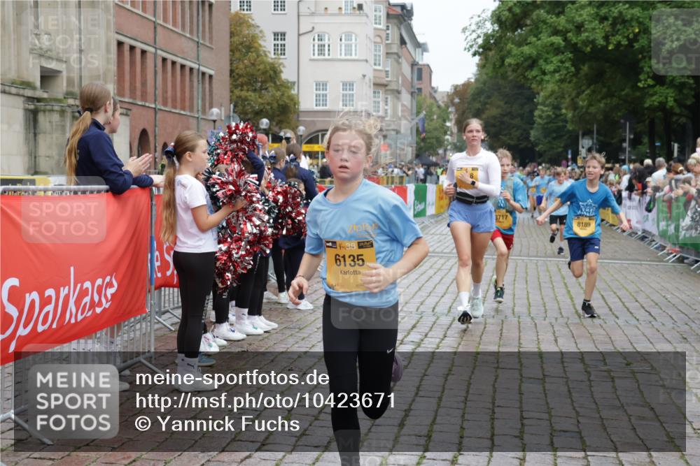 13.09.2026 - Kiel Lauf Yannick Fuchs http://msf.ph/oto/10423671 13.09.2026 09:45:01 Ziel 98, 312, 2456, 2704, 3138, 3517, 3717, 4118, 5562, 5939, 6023, 6135, 8028, 8189, 11043, 12676, 912, 958, 1224, 1849, 1866, 2045, 2212, 2787, 3198, 3209, 4098, 4316, 4693, 6895, 7121, 7356, 7430, 7460, 9986, 10777, 11046, 11239, 12161, 12218, 2282, 2786, 3479, 3503, 3507, 4606, 5400, 5672, 6097, 6098, 6556, 8854, 9425, 9760, 9897, 10006, 12347, 12348, 12351, 801, 958, 1053, 1849, 1866, 2212, 2868, 3688, 4098, 4573, 7744, 12318 meine-sportfotos.de
