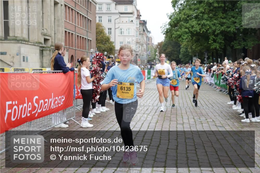 13.09.2026 - Kiel Lauf Yannick Fuchs http://msf.ph/oto/10423675 13.09.2026 09:45:01 Ziel 98, 312, 2456, 2704, 3138, 3517, 3717, 4118, 5562, 5939, 6023, 6135, 8028, 8189, 11043, 12676, 912, 958, 1224, 1849, 1866, 2045, 2212, 2787, 3198, 3209, 4098, 4316, 4693, 6895, 7121, 7356, 7430, 7460, 9986, 10777, 11046, 11239, 12161, 12218, 2282, 2786, 3479, 3503, 3507, 4606, 5400, 5672, 6097, 6098, 6556, 8854, 9425, 9760, 9897, 10006, 12347, 12348, 12351, 801, 958, 1053, 1849, 1866, 2212, 2868, 3688, 4098, 4573, 7744, 12318 meine-sportfotos.de
