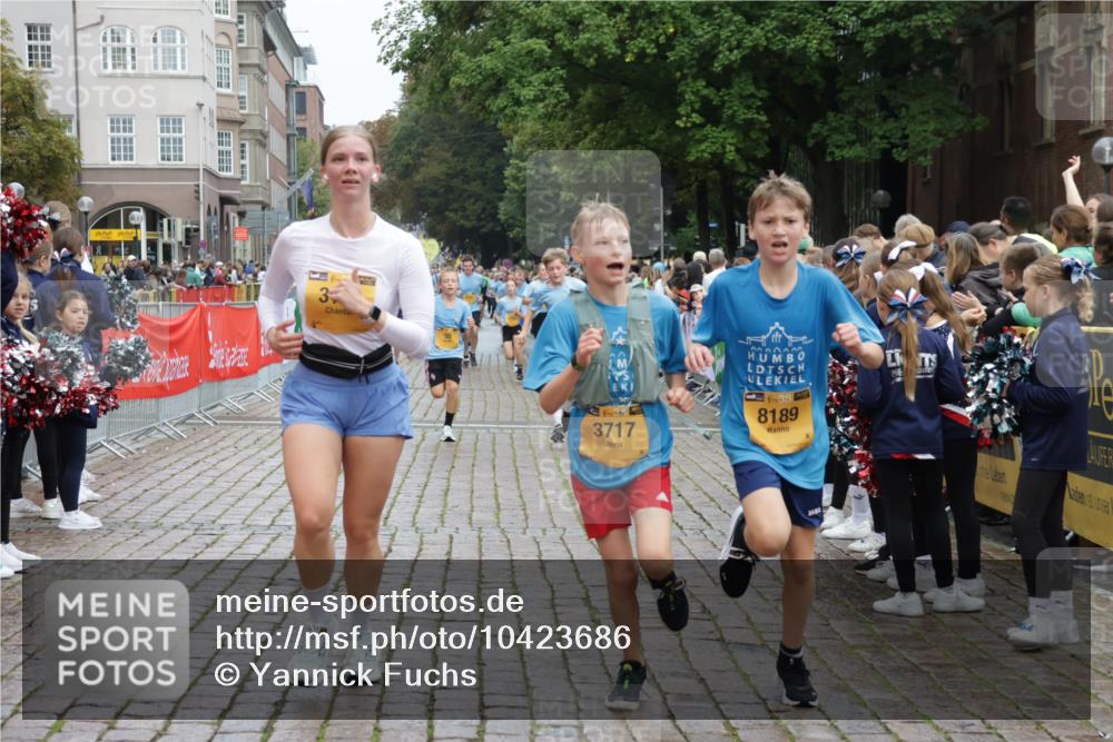 13.09.2026 - Kiel Lauf Yannick Fuchs http://msf.ph/oto/10423686 13.09.2026 09:45:02 Ziel 98, 312, 2456, 2704, 3138, 3517, 3717, 4118, 5562, 5939, 6023, 6135, 8028, 8189, 11043, 12676, 912, 958, 1224, 1849, 1866, 2045, 2212, 2787, 3198, 3209, 4098, 4316, 4693, 5939, 6023, 6895, 7121, 7356, 7430, 7460, 9986, 10777, 11046, 11239, 12161, 12218, 1503, 2282, 2786, 3479, 3503, 3507, 4606, 5103, 5400, 5672, 5811, 6097, 6098, 6556, 8854, 9425, 9760, 9897, 10006, 12347, 12348, 12351, 801, 958, 1053, 1849, 1866, 2045, 2212, 2868, 4098, 4573, 7744, 12318 meine-sportfotos.de