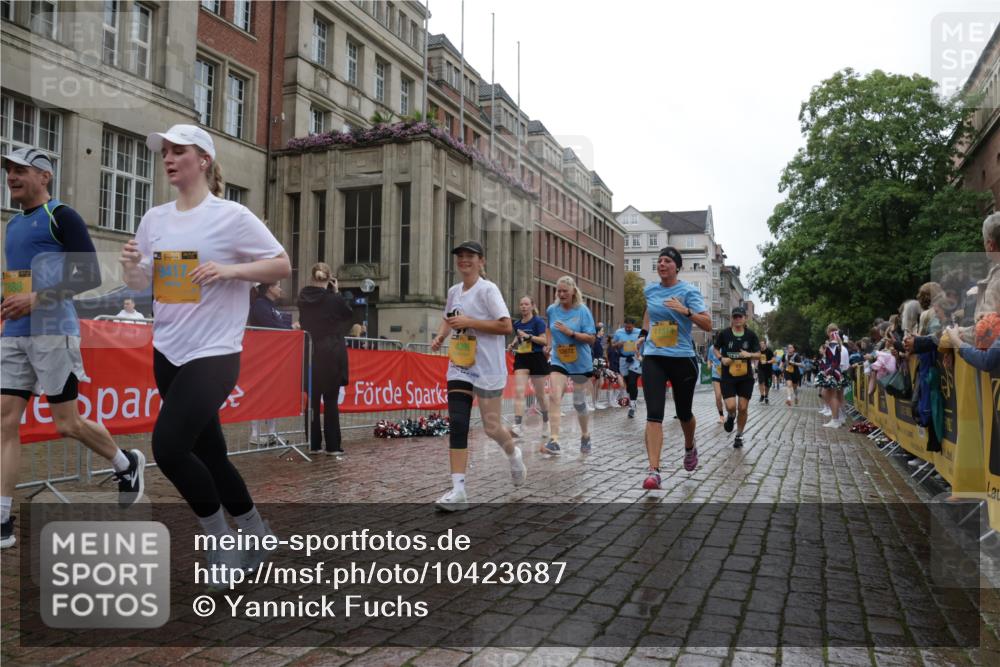 13.09.2026 - Kiel Lauf Yannick Fuchs http://msf.ph/oto/10423687 13.09.2026 10:59:09 Ziel 724, 2385, 2557, 2862, 3332, 3480, 4192, 4609, 5188, 5836, 7417, 8188, 9405, 10167, 10255, 10551, 10654, 10655, 11126, 11585, 79, 788, 1085, 1094, 1521, 1729, 1990, 2156, 2265, 2307, 2473, 2557, 2559, 2896, 2994, 3943, 3944, 4395, 6497, 7757, 7888, 8004, 8059, 8348, 8841, 9306, 9313, 9387, 9417, 10969, 11087, 11699, 12223, 12520, 12659, 12672, 1825, 1835, 2394, 2639, 2771, 2828, 4342, 5891, 5977, 5987, 6693, 7066, 7112, 7734, 10799 meine-sportfotos.de