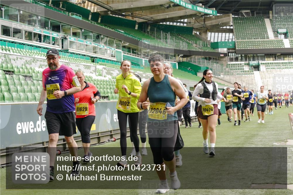 13.09.2026 - 21. swb-Marathon Bremen Michael Burmester http://msf.ph/oto/10423731 13.09.2026 10:46:39 Laufen im Stadion 10137, 10161, 10194, 10202, 10242, 10349, 10430, 10472, 10524, 10535, 10600, 10651, 10895, 10933, 10970, 11050, 11181, 11200, 11244, 11296, 11309, 11367, 11457, 11529, 11530, 11546, 11573, 11574, 11579, 11639, 11675, 11709, 11760, 11821, 12089, 12153, 12157, 12177, 12178, 12211, 12285, 12316, 12317, 12374, 12422, 12462, 12539, 10002, 10004, 10005, 10148, 10271, 10303, 10325, 10330, 10335, 10361, 10362, 10459, 10513, 10756, 10779, 10882, 10997 meine-sportfotos.de