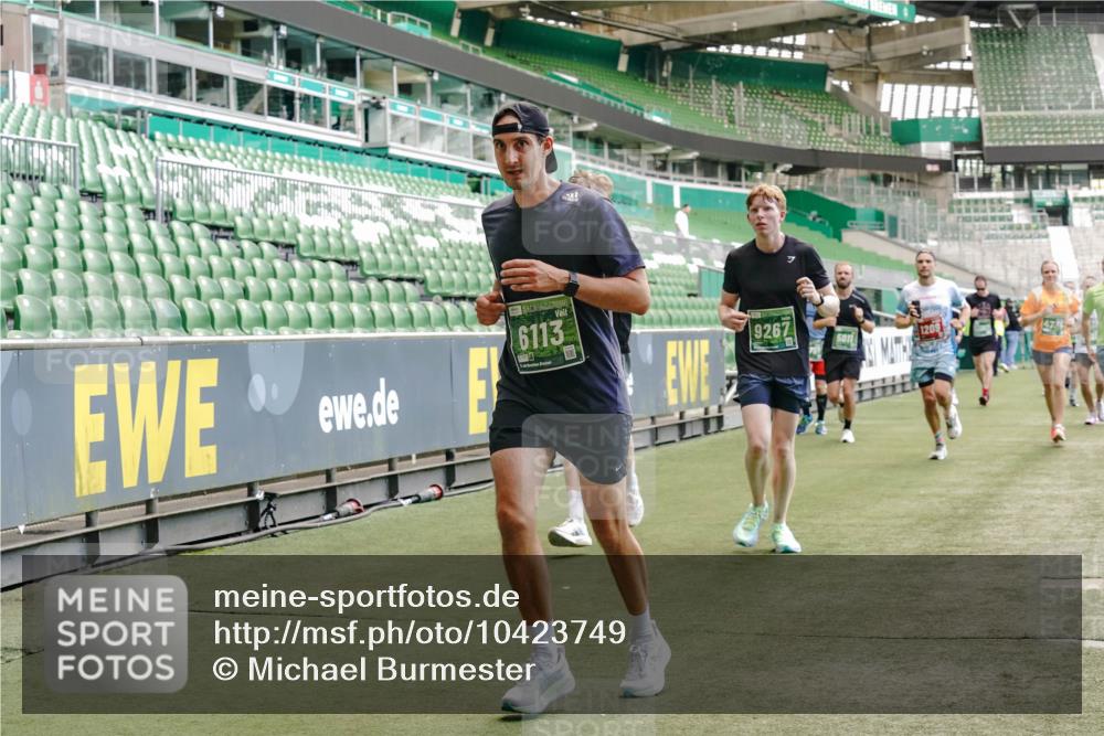 13.09.2026 - 21. swb-Marathon Bremen Michael Burmester http://msf.ph/oto/10423749 13.09.2026 13:00:42 Laufen im Stadion 135, 232, 242, 260, 282, 318, 342, 440, 651, 687, 745, 1080, 1166, 1209, 1368, 1448, 1493, 1494, 1516, 1582, 1650, 1861, 1896, 1935, 1963, 2088, 2289, 2293, 2306, 2322, 2370, 2409, 2427, 2481, 2485, 2490, 2491, 2517, 2560, 2561, 2570, 2627, 2658, 2686, 2700, 2708, 2781, 2806, 2899, 2906, 2914, 2953, 2961, 2967, 3015, 3076, 3105, 3124, 3145, 3168, 3173, 3190, 3273, 3354, 3372, 3374, 3375, 3385, 3480, 3524, 3526, 3531, 3642, 3652, 3729, 3774, 3855, 3856, 3861, 3930 meine-sportfotos.de