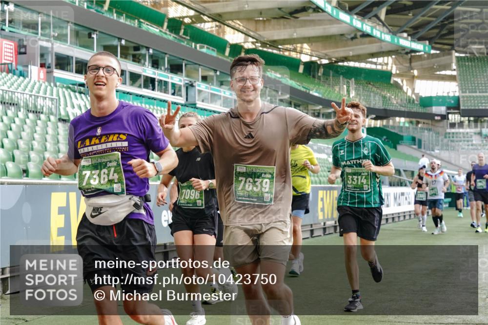13.09.2026 - 21. swb-Marathon Bremen Michael Burmester http://msf.ph/oto/10423750 13.09.2026 13:23:32 Laufen im Stadion 137, 160, 182, 211, 324, 343, 434, 533, 571, 609, 708, 721, 739, 743, 752, 892, 1157, 1178, 1259, 1273, 1331, 1471, 1597, 1598, 1657, 1669, 1691, 1746, 1788, 1883, 1944, 2213, 2252, 2286, 2290, 2433, 2445, 2465, 2475, 2483, 2495, 2503, 2504, 2526, 2571, 2619, 2685, 2711, 2768, 2776, 2936, 2968, 3252, 3282, 3288, 3289, 3292, 3312, 3347, 3351, 3364, 3395, 3423, 3447, 3505, 3530, 3559, 3682, 3727, 3770, 3784, 3819, 4020, 4054, 4231, 4406, 4407, 4431, 4466, 4467, 4584, 1506 meine-sportfotos.de