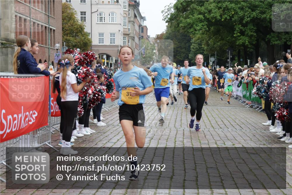 13.09.2026 - Kiel Lauf Yannick Fuchs http://msf.ph/oto/10423752 13.09.2026 09:45:09 Ziel 98, 312, 2786, 3138, 3479, 3503, 3507, 3517, 3717, 5562, 5672, 6097, 6098, 6556, 8189, 9760, 10006, 12348, 12351, 912, 1224, 2456, 2704, 2787, 3209, 4118, 4693, 5562, 5939, 6023, 6135, 7356, 7460, 8028, 9986, 10777, 11043, 11046, 11239, 12218, 12676, 1503, 2017, 2282, 2835, 3408, 4606, 5103, 5369, 5399, 5400, 5811, 7854, 8152, 8854, 9425, 9456, 9897, 10498, 11939, 12347, 912, 958, 1849, 1866, 2045, 2212, 2787, 3198, 3209, 4098, 4316 meine-sportfotos.de