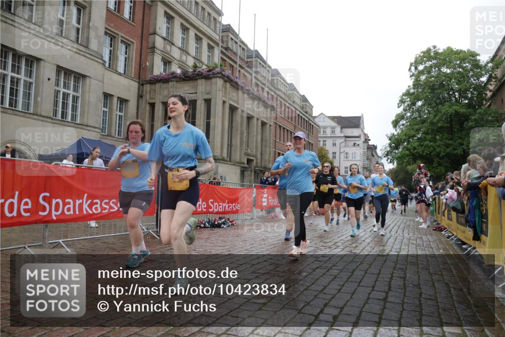 13.09.2026 - Kiel Lauf Yannick Fuchs http://msf.ph/oto/10423834 13.09.2026 10:59:22 Ziel 1825, 1835, 2385, 2394, 2639, 2771, 2828, 4342, 4897, 5519, 5836, 5891, 5977, 5987, 6693, 7066, 7112, 7527, 7734, 8208, 9227, 9242, 9405, 9684, 9700, 9778, 10251, 10453, 10536, 10871, 11016, 11202, 11340, 11350, 12482, 724, 788, 1085, 1094, 1729, 1990, 2265, 2557, 2559, 2862, 2994, 3332, 3480, 3943, 3944, 4192, 4609, 5188, 5836, 7417, 7757, 8059, 8188, 8348, 9306, 9313, 9387, 9405, 10167, 10255, 10551, 10654, 10655, 10969, 11087, 11126, 11585, 12223, 12520, 620, 10799 meine-sportfotos.de