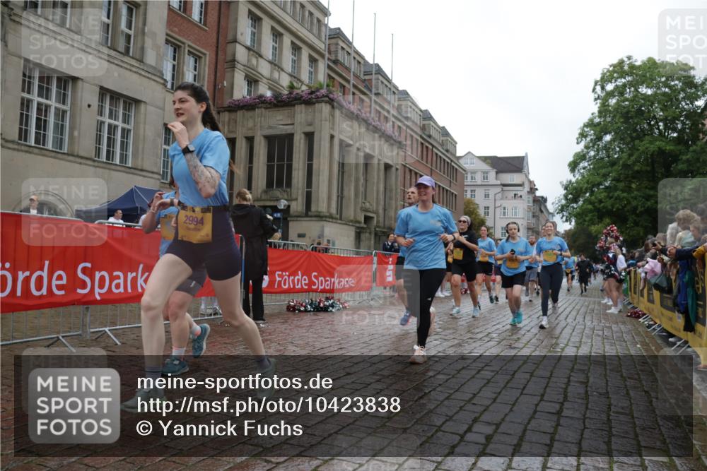 13.09.2026 - Kiel Lauf Yannick Fuchs http://msf.ph/oto/10423838 13.09.2026 10:59:22 Ziel 1825, 1835, 2385, 2394, 2639, 2771, 2828, 4342, 4897, 5519, 5836, 5891, 5977, 5987, 6693, 7066, 7112, 7527, 7734, 8208, 9227, 9242, 9405, 9684, 9700, 9778, 10251, 10453, 10536, 10871, 11016, 11202, 11340, 11350, 12482, 724, 788, 1085, 1094, 1729, 1990, 2265, 2557, 2559, 2862, 2994, 3332, 3480, 3943, 3944, 4192, 4609, 5188, 5836, 7417, 7757, 8059, 8188, 8348, 9306, 9313, 9387, 9405, 10167, 10255, 10551, 10654, 10655, 10969, 11087, 11126, 11585, 12223, 12520, 620, 10799 meine-sportfotos.de