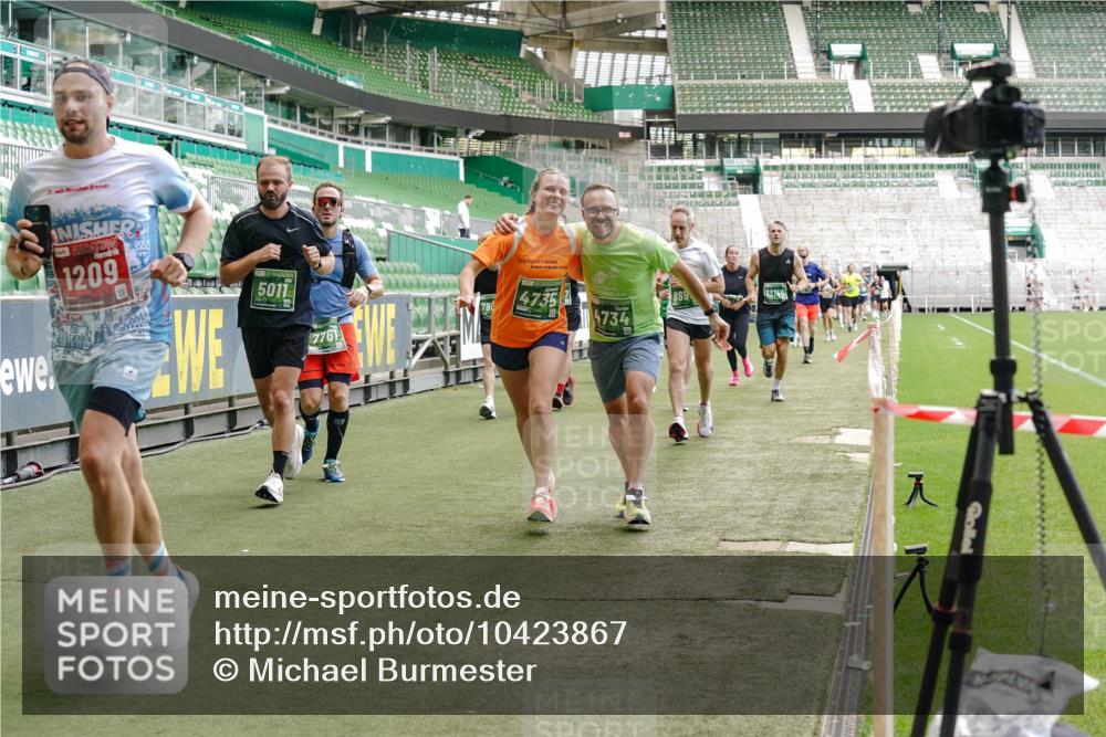 13.09.2026 - 21. swb-Marathon Bremen Michael Burmester http://msf.ph/oto/10423867 13.09.2026 13:00:46 Laufen im Stadion 135, 232, 242, 260, 282, 318, 342, 440, 651, 687, 745, 930, 1067, 1080, 1166, 1209, 1368, 1448, 1493, 1494, 1582, 1650, 1861, 1896, 1935, 1963, 2088, 2289, 2293, 2306, 2322, 2370, 2409, 2427, 2481, 2485, 2490, 2491, 2517, 2560, 2561, 2570, 2627, 2658, 2686, 2700, 2708, 2781, 2806, 2899, 2906, 2914, 2953, 2961, 2967, 3015, 3076, 3105, 3124, 3145, 3168, 3173, 3273, 3354, 3372, 3374, 3375, 3385, 3480, 3524, 3526, 3642, 3652, 3729, 3774, 3855, 3856, 3861, 3930 meine-sportfotos.de