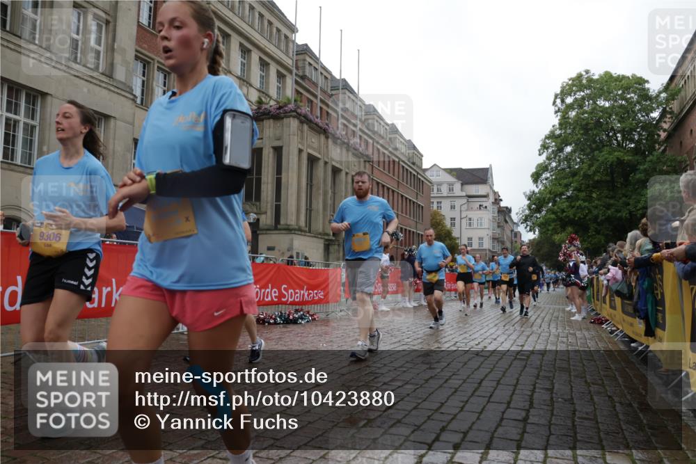 13.09.2026 - Kiel Lauf Yannick Fuchs http://msf.ph/oto/10423880 13.09.2026 10:59:26 Ziel 1825, 1835, 2354, 2394, 2639, 2771, 2828, 4342, 4897, 5519, 5891, 5977, 5987, 6693, 7066, 7112, 7527, 7734, 8208, 9227, 9242, 9684, 9700, 9778, 10251, 10453, 10536, 10799, 11016, 11177, 11202, 11340, 11350, 12359, 724, 788, 1085, 1094, 1729, 1990, 2265, 2385, 2557, 2639, 2862, 3332, 3480, 4192, 4609, 5188, 5519, 5836, 7417, 7757, 8188, 9227, 9306, 9313, 9387, 9405, 10167, 10255, 10551, 10654, 10655, 10871, 11087, 11126, 11585, 12223, 12520, 620, 1729 meine-sportfotos.de