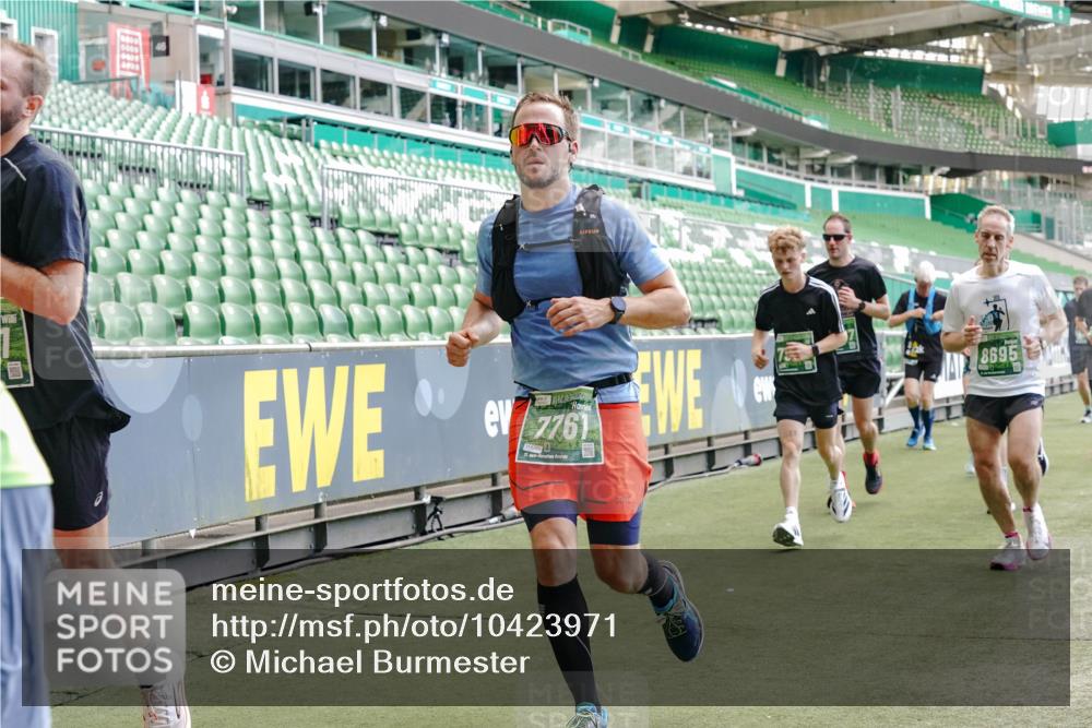 13.09.2026 - 21. swb-Marathon Bremen Michael Burmester http://msf.ph/oto/10423971 13.09.2026 13:00:48 Laufen im Stadion 135, 232, 242, 260, 282, 318, 342, 440, 651, 687, 745, 930, 1067, 1080, 1166, 1209, 1368, 1448, 1493, 1494, 1582, 1650, 1861, 1896, 1935, 1963, 2088, 2289, 2293, 2306, 2322, 2370, 2409, 2427, 2481, 2485, 2490, 2491, 2517, 2560, 2561, 2570, 2627, 2658, 2686, 2700, 2708, 2781, 2806, 2899, 2906, 2914, 2953, 2961, 2967, 3015, 3076, 3105, 3124, 3145, 3168, 3173, 3273, 3354, 3372, 3374, 3375, 3385, 3480, 3524, 3526, 3642, 3652, 3729, 3774, 3855, 3856, 3861, 3930 meine-sportfotos.de