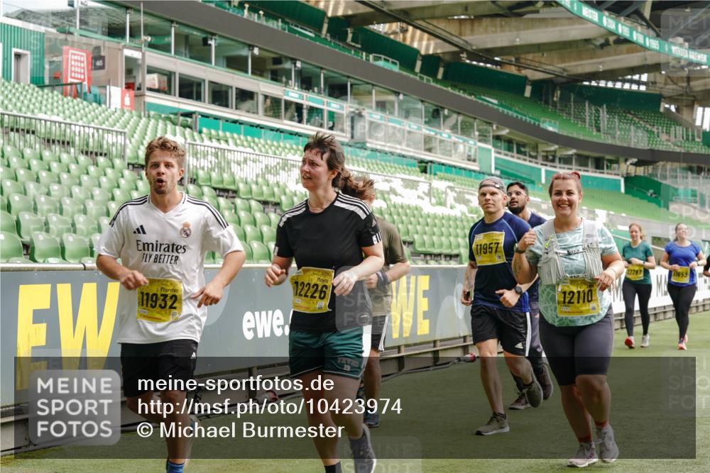 13.09.2026 - 21. swb-Marathon Bremen Michael Burmester http://msf.ph/oto/10423974 13.09.2026 10:46:48 Laufen im Stadion 10161, 10202, 10242, 10349, 10430, 10472, 10524, 10535, 10651, 10895, 10933, 10970, 11050, 11181, 11244, 11296, 11309, 11367, 11457, 11529, 11530, 11546, 11573, 11574, 11579, 11639, 11675, 11709, 11760, 11821, 12153, 12157, 12177, 12178, 12211, 12285, 12316, 12317, 12374, 12422, 12462, 10002, 10004, 10005, 10148, 10271, 10303, 10325, 10330, 10335, 10361, 10362, 10459, 10513, 10629, 10756, 10779, 10882, 10997, 11307, 11355 meine-sportfotos.de