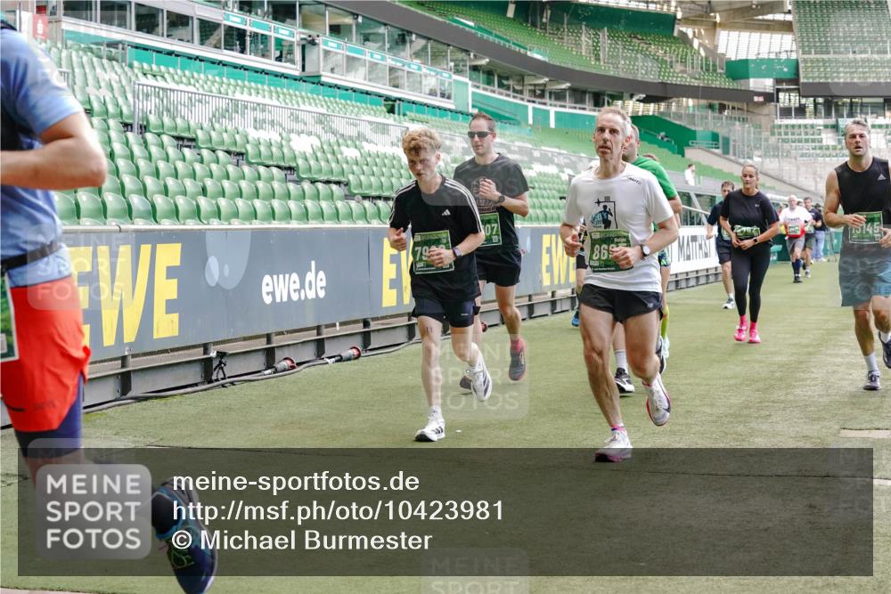 13.09.2026 - 21. swb-Marathon Bremen Michael Burmester http://msf.ph/oto/10423981 13.09.2026 13:00:49 Laufen im Stadion 135, 232, 242, 260, 282, 318, 342, 440, 651, 687, 745, 930, 1067, 1080, 1209, 1368, 1448, 1493, 1494, 1582, 1650, 1861, 1896, 1935, 1963, 2088, 2289, 2293, 2306, 2322, 2370, 2409, 2427, 2481, 2485, 2490, 2491, 2517, 2560, 2561, 2570, 2627, 2658, 2686, 2700, 2708, 2781, 2806, 2906, 2914, 2953, 2961, 2967, 3015, 3076, 3105, 3124, 3145, 3168, 3173, 3273, 3354, 3372, 3374, 3375, 3385, 3480, 3524, 3526, 3642, 3729, 3774, 3855, 3856, 3861, 3930 meine-sportfotos.de