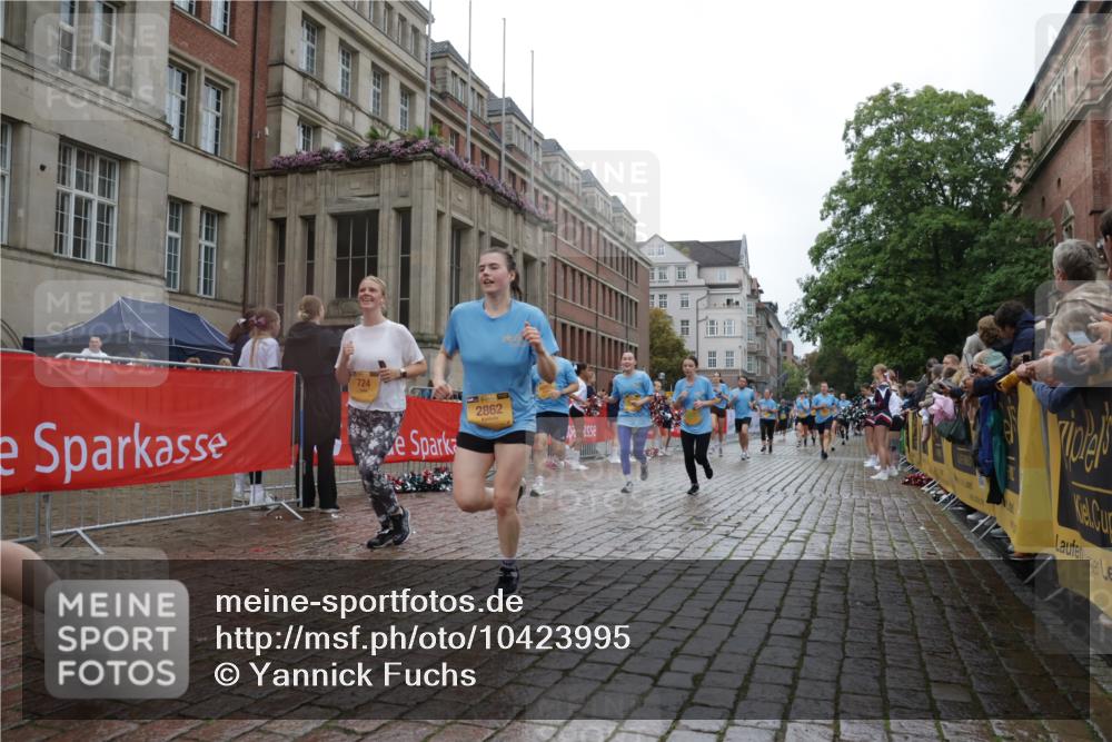 13.09.2026 - Kiel Lauf Yannick Fuchs http://msf.ph/oto/10423995 13.09.2026 10:59:37 Ziel 620, 683, 747, 1835, 2354, 3108, 3113, 3176, 3348, 3607, 3663, 5173, 5382, 5608, 5977, 7350, 7454, 7614, 8234, 8723, 8884, 9971, 10157, 10799, 10916, 10918, 11016, 11177, 12359, 12408, 724, 1825, 1835, 2385, 2394, 2639, 2771, 2828, 2862, 3332, 3480, 4192, 4342, 4609, 4897, 5188, 5519, 5836, 5891, 5977, 5987, 6693, 7066, 7112, 7417, 7527, 7734, 8208, 9227, 9242, 9405, 9684, 9700, 9778, 10167, 10251, 10255, 10453, 10536, 10551, 10871, 11016, 11126, 3332, 4609 meine-sportfotos.de