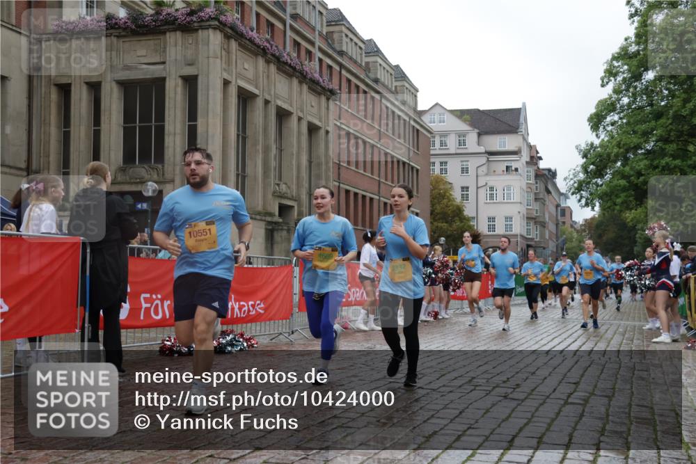 13.09.2026 - Kiel Lauf Yannick Fuchs http://msf.ph/oto/10424000 13.09.2026 10:59:38 Ziel 620, 683, 747, 2354, 3108, 3113, 3176, 3348, 3607, 3663, 5173, 5382, 5608, 7350, 7454, 7614, 8234, 8723, 8884, 9971, 10157, 10799, 10916, 10918, 11177, 12359, 12408, 724, 1825, 1835, 2385, 2394, 2639, 2771, 2828, 2862, 3332, 3480, 4192, 4342, 4609, 4897, 5188, 5519, 5836, 5891, 5977, 5987, 6693, 7066, 7112, 7417, 7527, 7734, 8208, 9227, 9242, 9405, 9684, 9700, 9778, 10251, 10255, 10453, 10536, 10551, 10799, 10871, 11016, 11126, 11177, 3332, 4609 meine-sportfotos.de