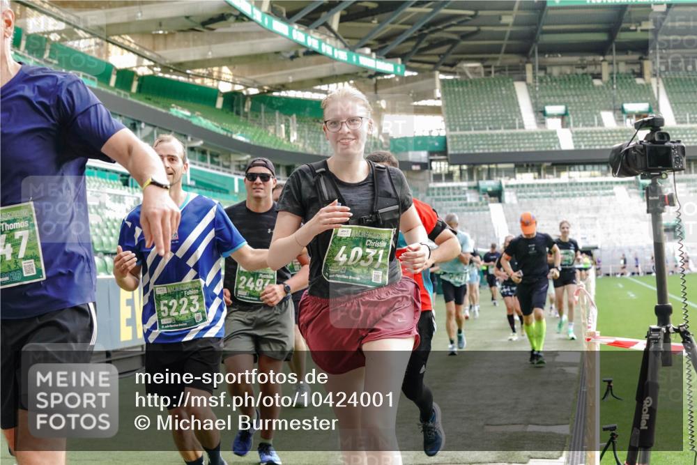 13.09.2026 - 21. swb-Marathon Bremen Michael Burmester http://msf.ph/oto/10424001 13.09.2026 13:23:41 Laufen im Stadion 137, 160, 182, 211, 324, 434, 533, 548, 571, 609, 708, 721, 739, 743, 752, 892, 1157, 1178, 1259, 1273, 1331, 1463, 1471, 1597, 1598, 1657, 1691, 1746, 1788, 1883, 1944, 2095, 2213, 2252, 2286, 2312, 2323, 2433, 2445, 2465, 2475, 2483, 2495, 2503, 2504, 2526, 2571, 2685, 2711, 2768, 2776, 2936, 2968, 3252, 3282, 3288, 3289, 3292, 3312, 3347, 3351, 3364, 3381, 3395, 3423, 3447, 3505, 3530, 3559, 3727, 3770, 3784, 3819, 4020, 4054, 4231, 4406, 4407, 4431, 4466, 4467, 4584 meine-sportfotos.de