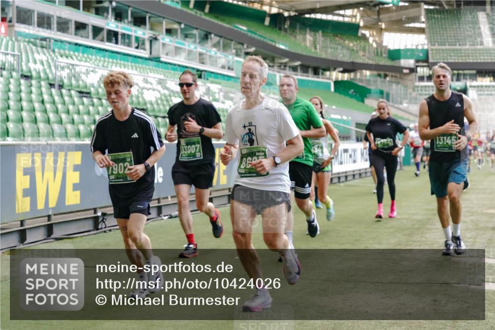 13.09.2026 - 21. swb-Marathon Bremen Michael Burmester http://msf.ph/oto/10424026 13.09.2026 13:00:50 Laufen im Stadion 135, 232, 242, 260, 282, 318, 342, 440, 651, 687, 745, 930, 1067, 1080, 1209, 1368, 1448, 1493, 1494, 1582, 1650, 1861, 1896, 1935, 1963, 2088, 2289, 2293, 2306, 2322, 2370, 2409, 2427, 2481, 2485, 2490, 2491, 2517, 2560, 2561, 2570, 2627, 2658, 2686, 2700, 2708, 2781, 2806, 2906, 2914, 2953, 2961, 2967, 3015, 3076, 3105, 3124, 3145, 3168, 3173, 3273, 3354, 3372, 3374, 3375, 3385, 3480, 3524, 3526, 3642, 3729, 3774, 3855, 3856, 3861, 3930 meine-sportfotos.de