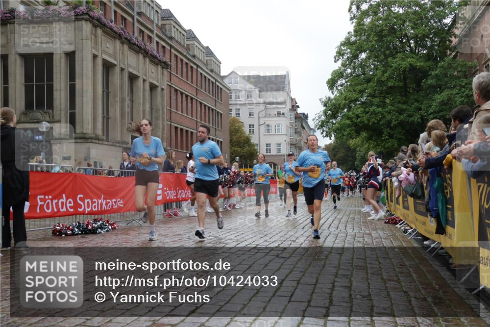 13.09.2026 - Kiel Lauf Yannick Fuchs http://msf.ph/oto/10424033 13.09.2026 10:59:40 Ziel 620, 683, 747, 988, 2354, 3108, 3113, 3176, 3348, 3607, 3663, 5173, 5382, 5608, 7350, 7454, 7614, 8234, 8723, 8884, 9971, 10157, 10916, 10918, 12408, 1825, 1835, 2385, 2394, 2639, 2771, 2828, 3332, 3480, 4192, 4342, 4609, 4897, 5188, 5519, 5836, 5891, 5977, 5987, 6693, 7066, 7112, 7417, 7527, 7734, 8208, 9227, 9242, 9405, 9684, 9700, 9778, 10251, 10255, 10453, 10536, 10799, 10871, 11016, 11126, 11177, 12359, 3332, 4192, 4609, 10255 meine-sportfotos.de