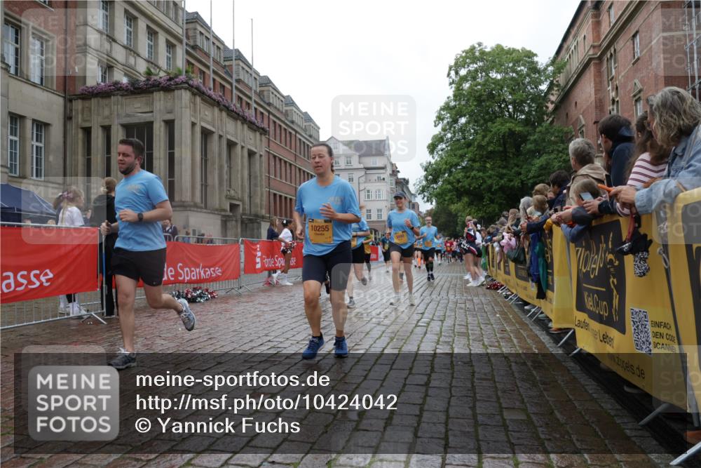 13.09.2026 - Kiel Lauf Yannick Fuchs http://msf.ph/oto/10424042 13.09.2026 10:59:42 Ziel 620, 683, 747, 988, 1002, 3108, 3113, 3176, 3348, 3607, 3663, 5173, 5382, 5608, 5627, 7350, 7454, 7543, 7614, 8234, 8723, 8884, 9971, 10157, 10916, 10918, 12408, 620, 1825, 1835, 2354, 2385, 2394, 2639, 2771, 2828, 3348, 3480, 4192, 4342, 4897, 5188, 5519, 5836, 5891, 5977, 5987, 6693, 7066, 7112, 7417, 7527, 7734, 8208, 9227, 9242, 9405, 9684, 9700, 9778, 10251, 10255, 10453, 10536, 10799, 10871, 11016, 11126, 11177, 12359, 3332, 4192, 4609, 10255 meine-sportfotos.de