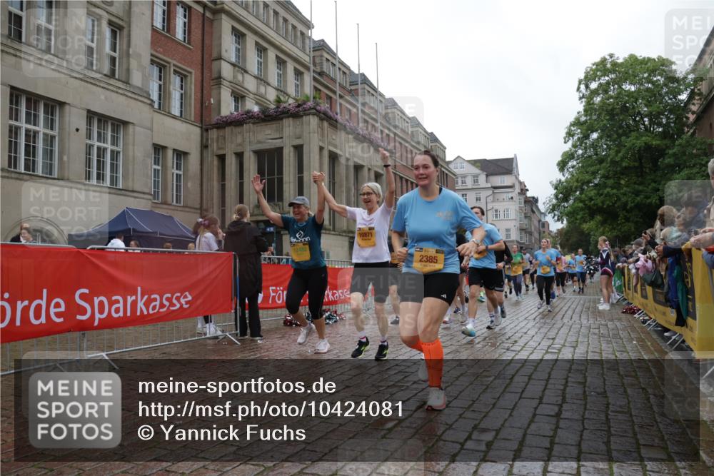 13.09.2026 - Kiel Lauf Yannick Fuchs http://msf.ph/oto/10424081 13.09.2026 10:59:48 Ziel 469, 747, 988, 1002, 1948, 2287, 3063, 3607, 5261, 5627, 6295, 7350, 7454, 7543, 7614, 7954, 8234, 9299, 10916, 10918, 620, 683, 1825, 1835, 2354, 2385, 2394, 2639, 2771, 2828, 3108, 3113, 3176, 3348, 3663, 4342, 4897, 5173, 5382, 5519, 5608, 5891, 5977, 5987, 6693, 7066, 7112, 7527, 7614, 7734, 8208, 8723, 8884, 9227, 9242, 9684, 9700, 9778, 9971, 10157, 10251, 10453, 10536, 10799, 10871, 10918, 11016, 11177, 12359, 12408, 4192, 10255 meine-sportfotos.de