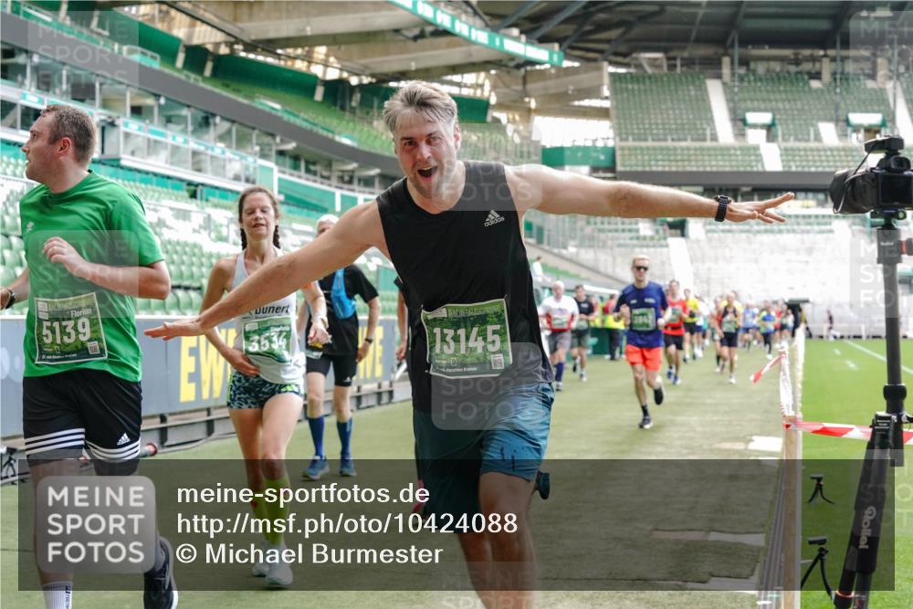 13.09.2026 - 21. swb-Marathon Bremen Michael Burmester http://msf.ph/oto/10424088 13.09.2026 13:00:51 Laufen im Stadion 135, 242, 260, 282, 318, 342, 440, 651, 687, 745, 930, 1067, 1080, 1209, 1368, 1448, 1493, 1494, 1582, 1650, 1861, 1896, 1935, 1963, 2088, 2289, 2293, 2306, 2322, 2370, 2409, 2427, 2481, 2485, 2490, 2491, 2517, 2560, 2561, 2570, 2627, 2658, 2686, 2700, 2708, 2781, 2806, 2906, 2914, 2953, 2961, 2967, 3015, 3076, 3105, 3145, 3168, 3173, 3273, 3354, 3372, 3374, 3375, 3385, 3480, 3524, 3526, 3642, 3729, 3774, 3855, 3856, 3861, 3930 meine-sportfotos.de